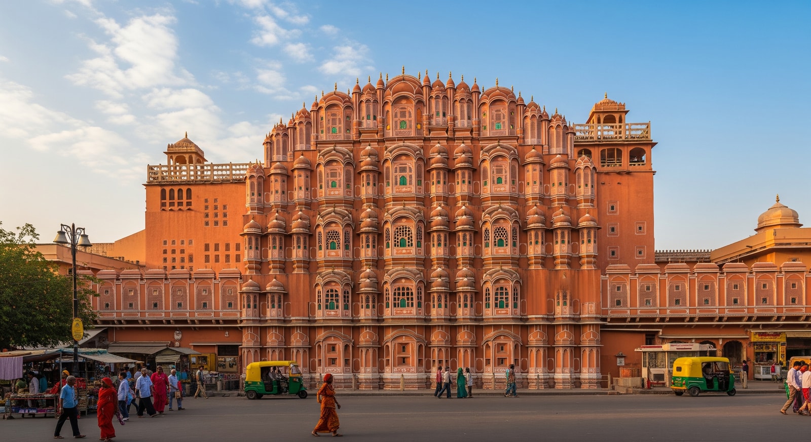 Hawa Mahal (Palace of Winds) in Jaipur, Rajasthan